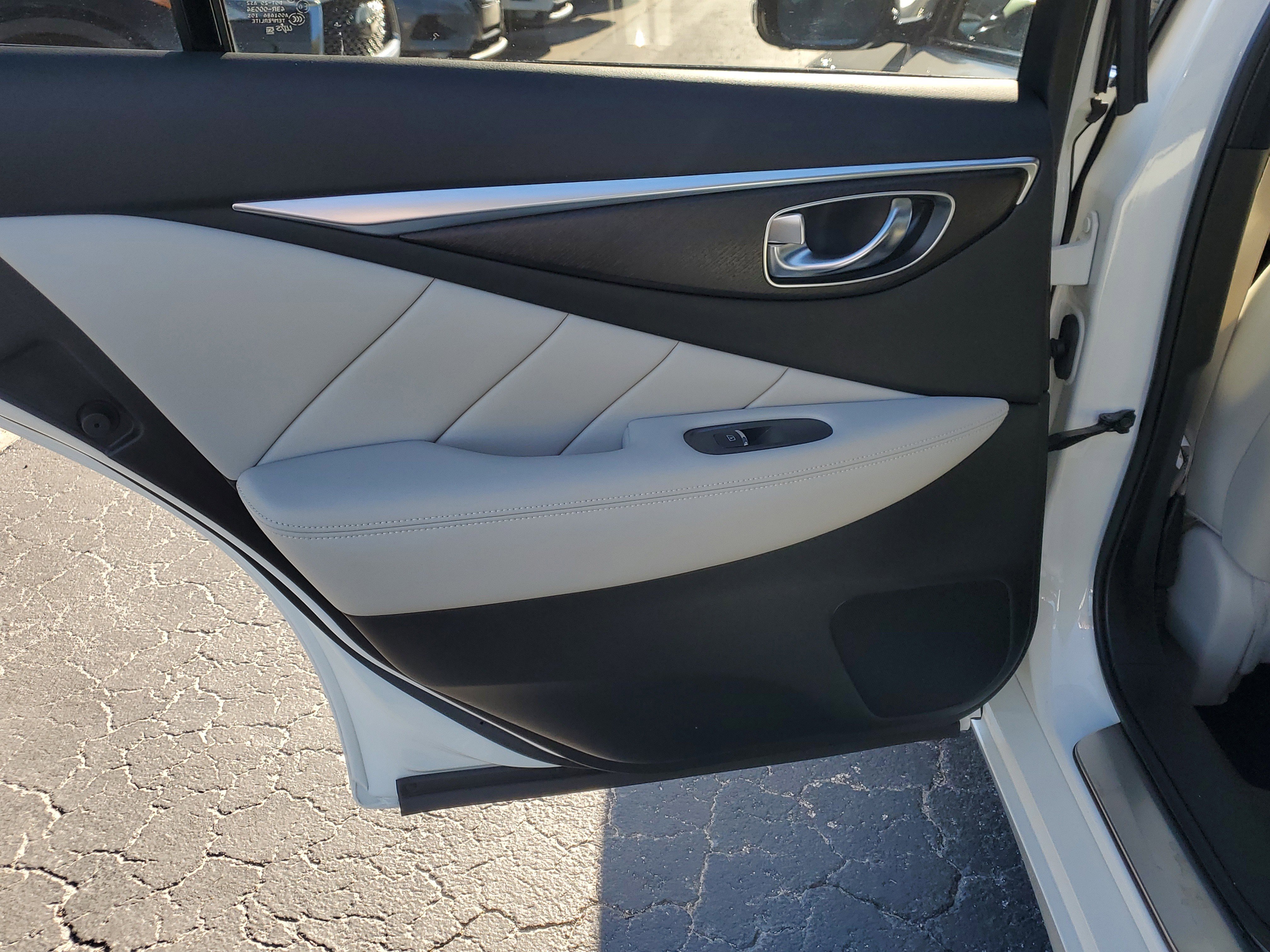 Used 2022 INFINITI Q50 Sensory image 11