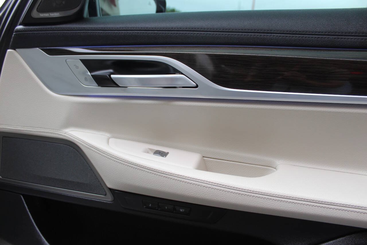 Used 2022 BMW 740i xDrive AWD/4WD image 26