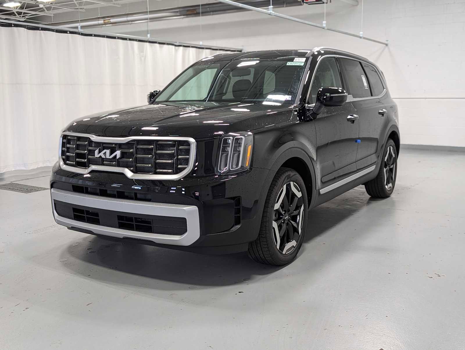 New 2025 Kia Telluride S image 1