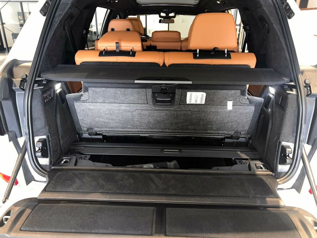 Used 2023 BMW X7 xDrive40i w/ M Sport Package AWD/4WD image 25