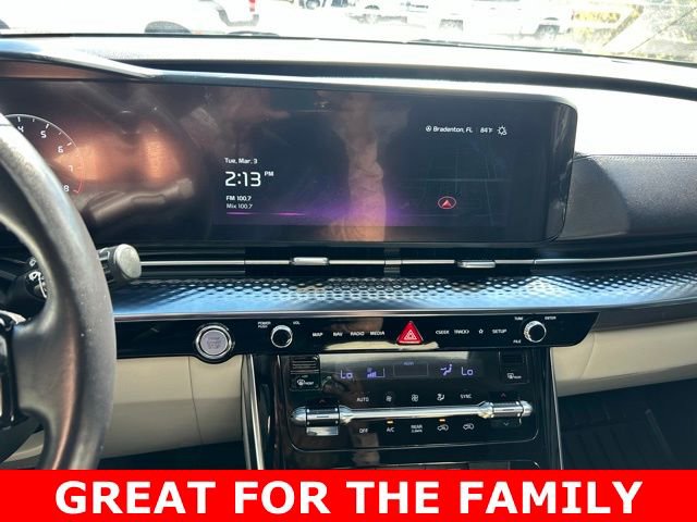 Used 2023 Kia Carnival SX Prestige image 23