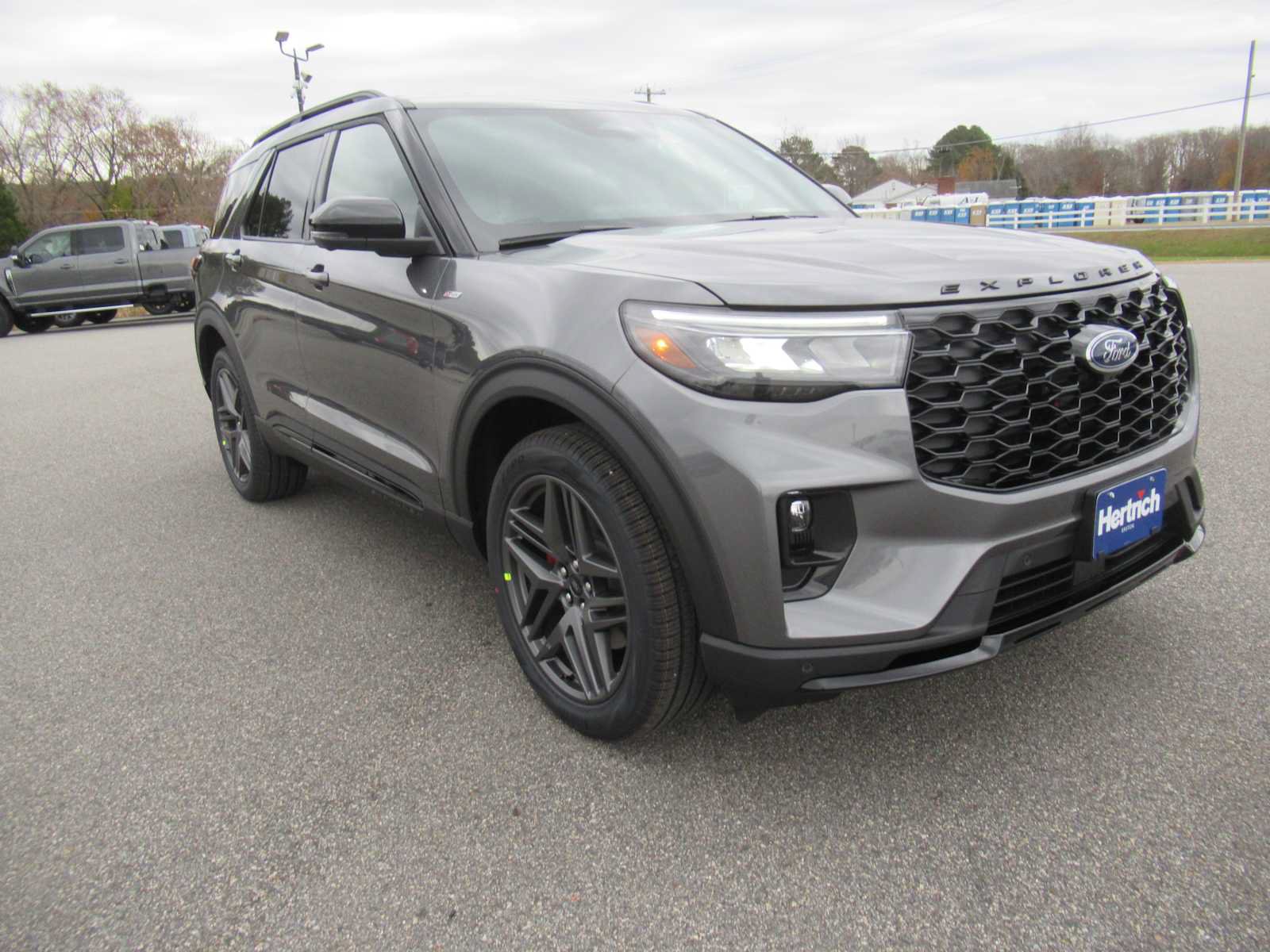 New 2026 Ford Explorer ST-Line w/ ST-Line Street Pack AWD/4WD image 3