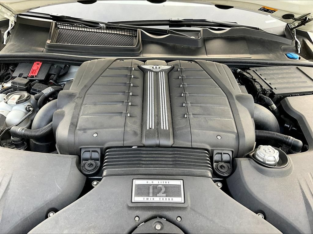 Used 2017 Bentley Bentayga AWD/4WD image 28