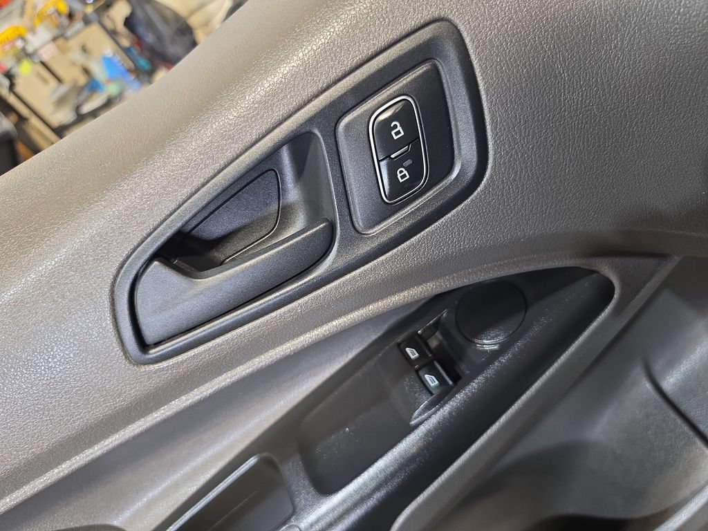 Used 2020 Ford Transit Connect XL FWD image 15