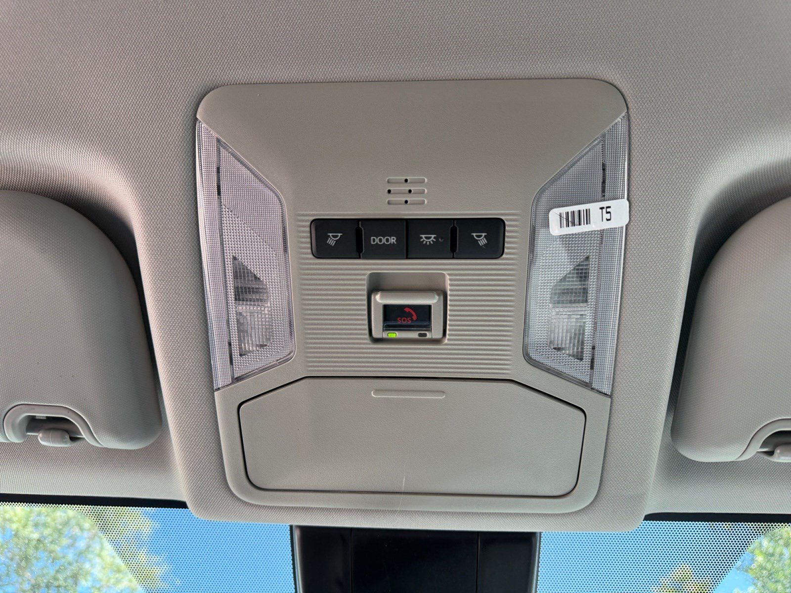 Used 2025 Toyota RAV4 LE AWD/4WD image 31