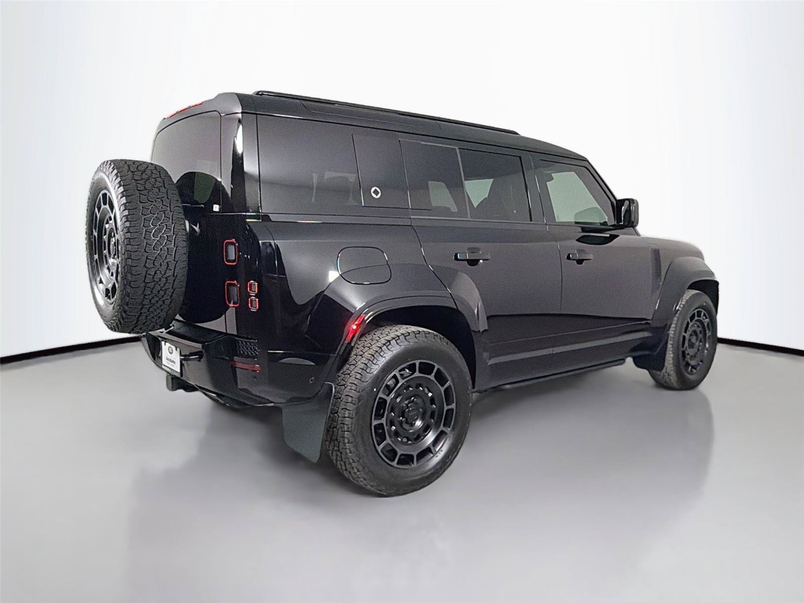 New 2026 Land Rover Defender 110 AWD/4WD image 5
