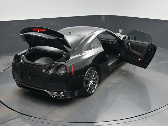 Used 2012 Nissan GT-R Premium image 29