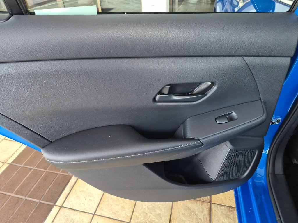 Used 2025 Nissan Sentra SV FWD image 26