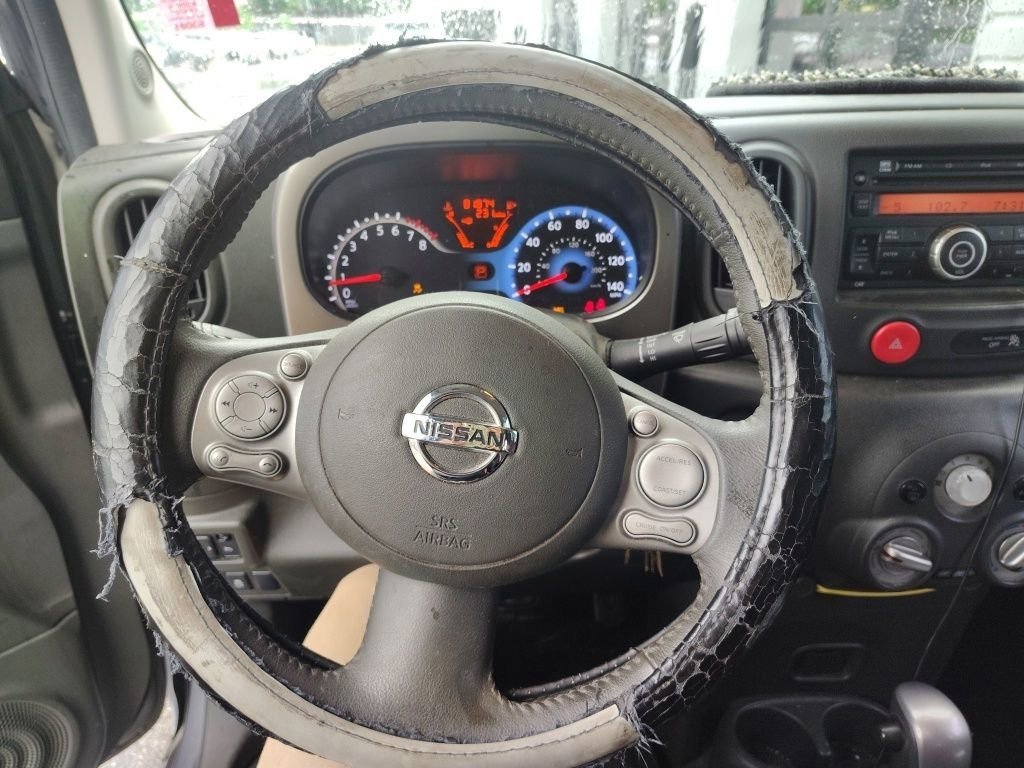 Used 2014 Nissan Cube 1.8 S w/ Interior Designer Package FWD image 12