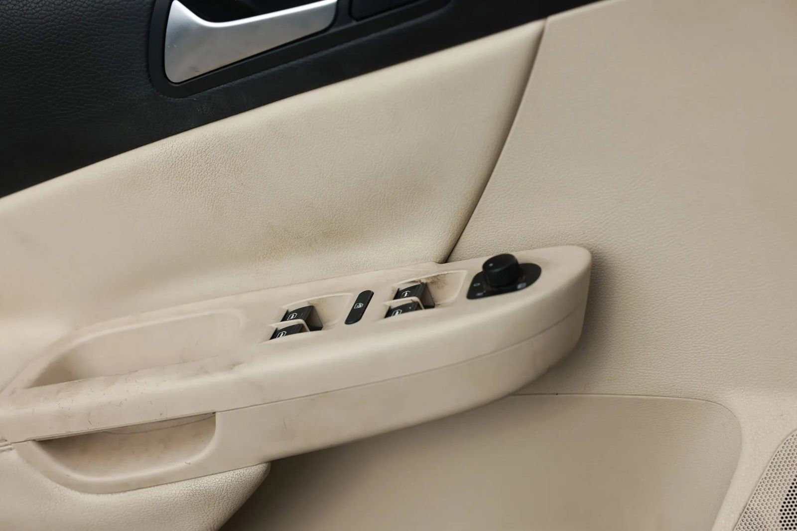 Used 2010 Volkswagen Passat Komfort FWD image 43