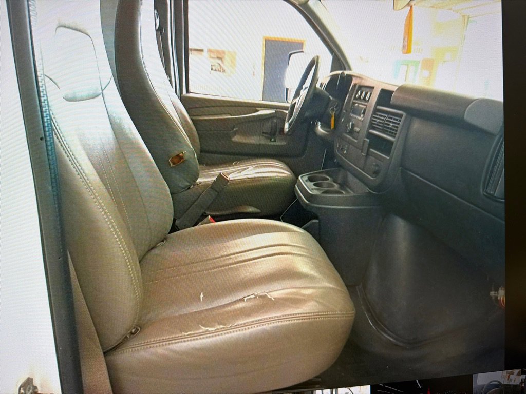 Used 2015 GMC Savana 3500 RWD image 8