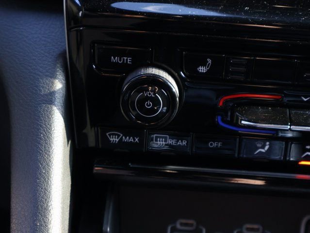 Used 2024 Jeep Grand Cherokee Altitude image 32