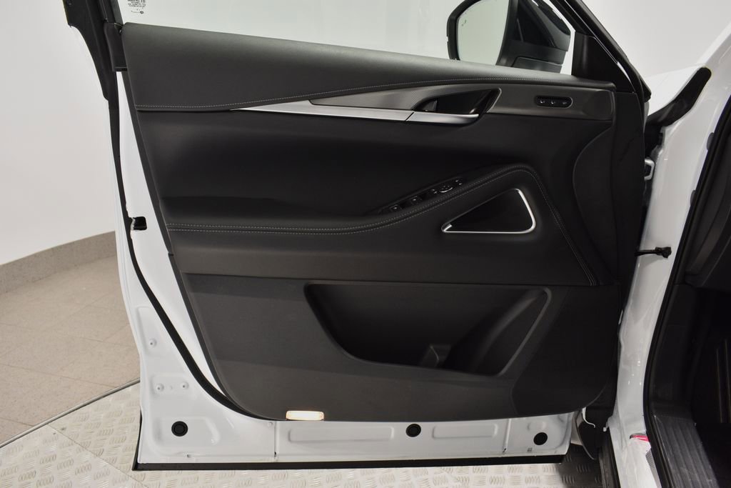 New 2026 INFINITI QX60 Luxe w/ Family Package image 9