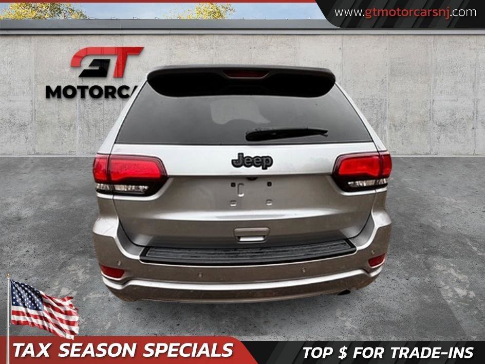Used 2018 Jeep Grand Cherokee Altitude RWD image 4