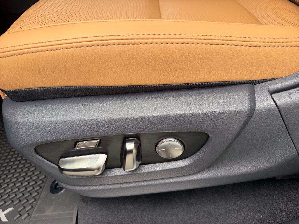 New 2026 Lexus LX 600 4WD w/ Luxury Package image 16