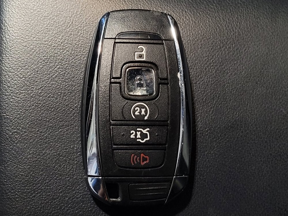 Used 2018 Lincoln Continental Premiere FWD image 32