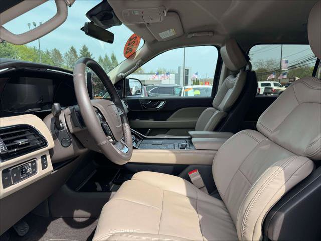Used 2022 Lincoln Navigator 4WD image 16