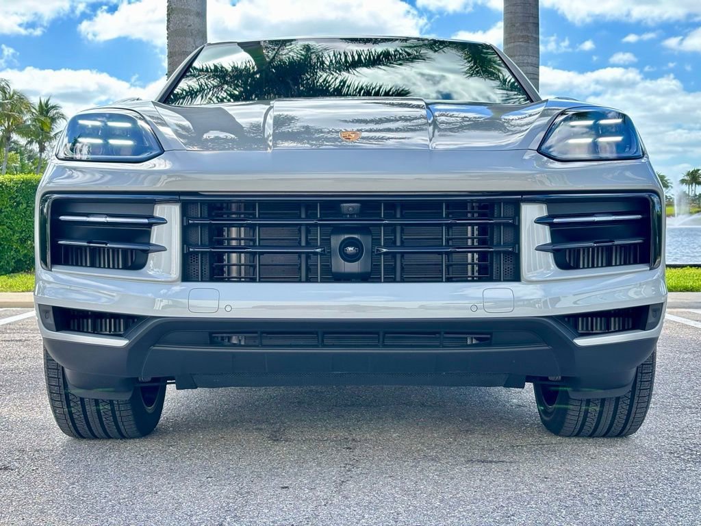 Used 2026 Porsche Cayenne Coupe AWD/4WD image 3
