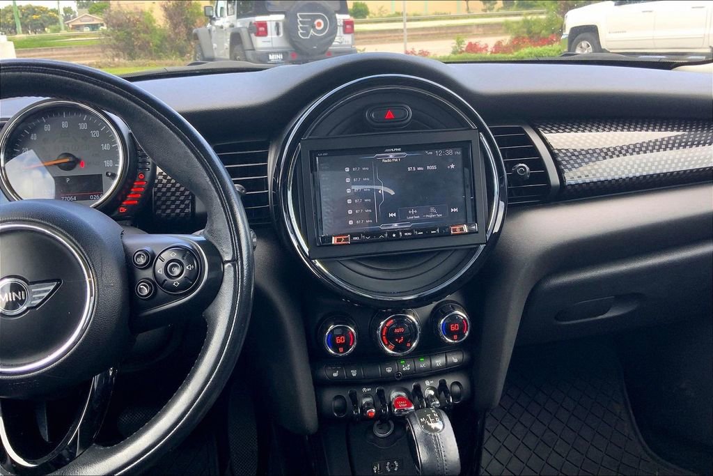 Used 2015 MINI Cooper S image 6