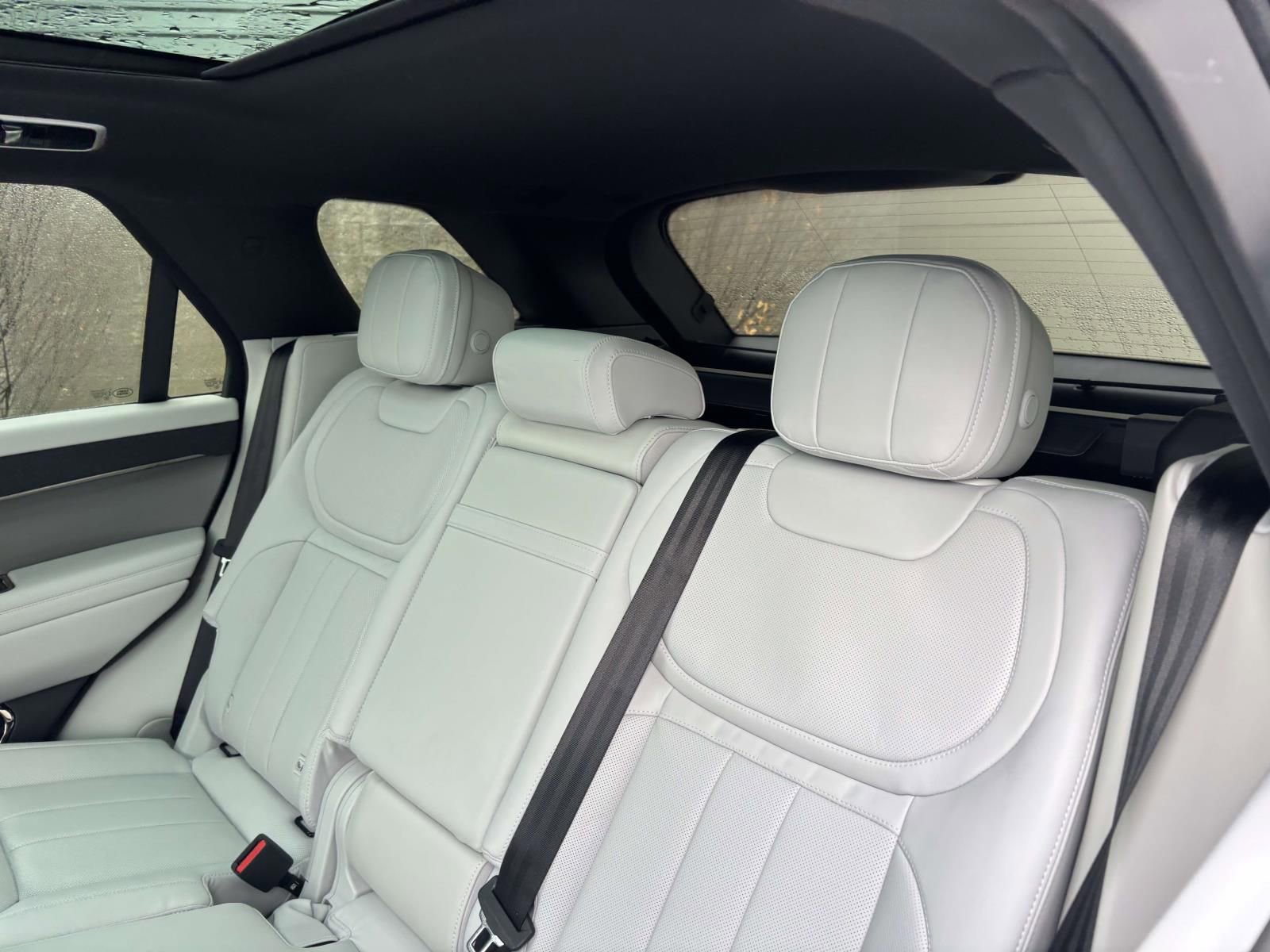 New 2026 Land Rover Range Rover Sport SE image 21