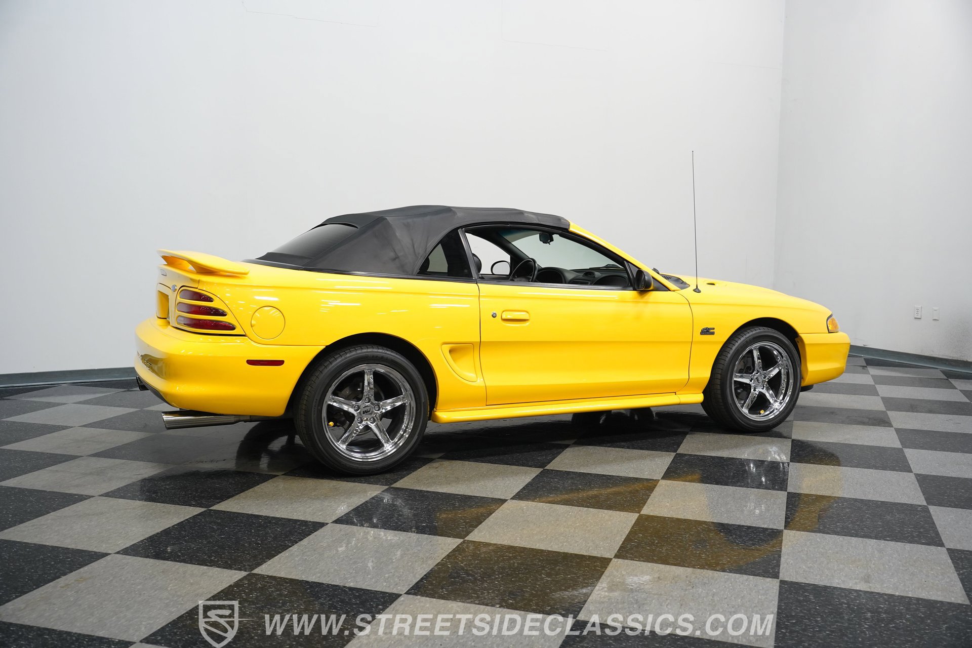 Used 1995 Ford Mustang GT RWD image 13