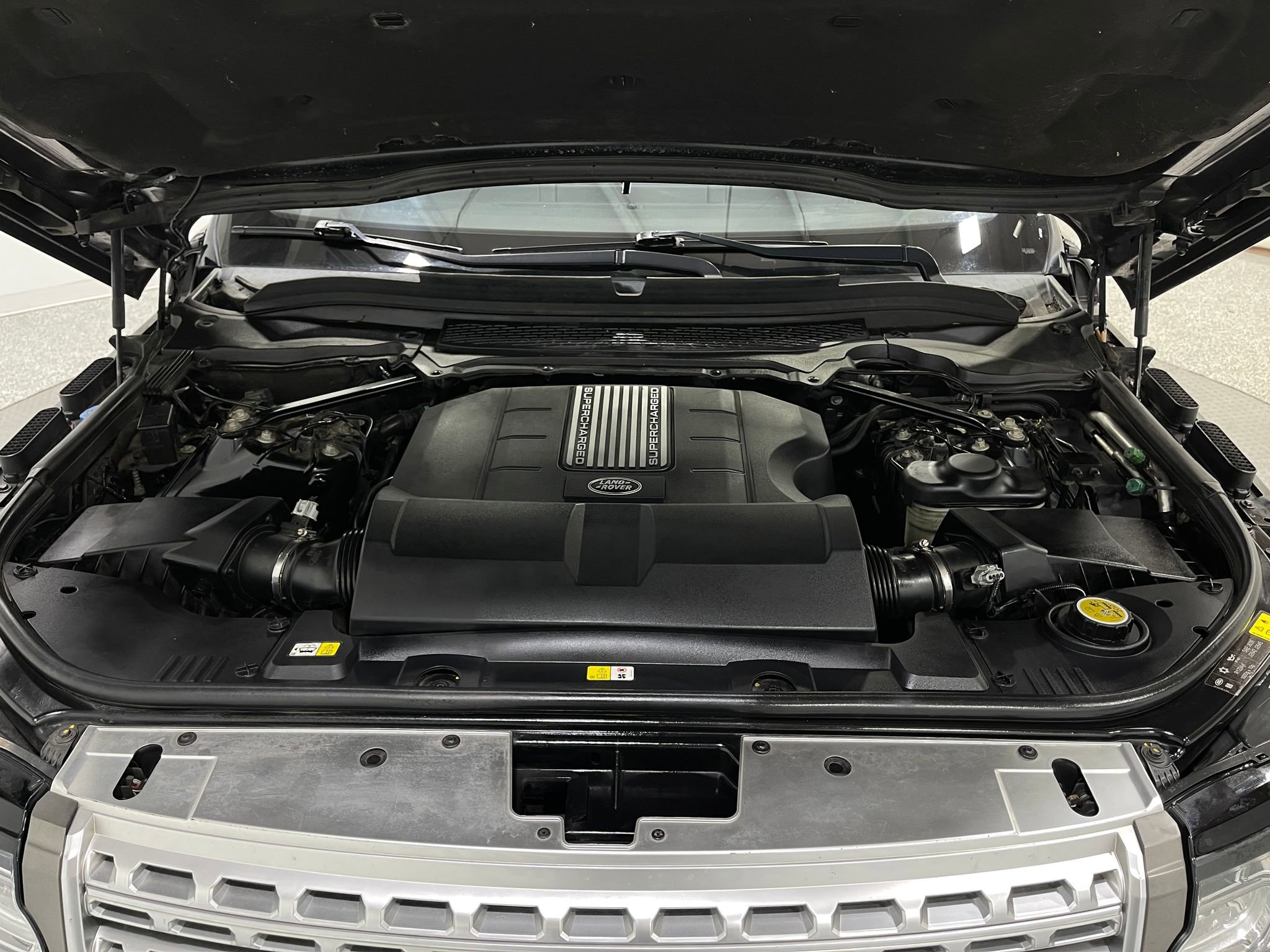 Used 2016 Land Rover Range Rover Supercharged image 26