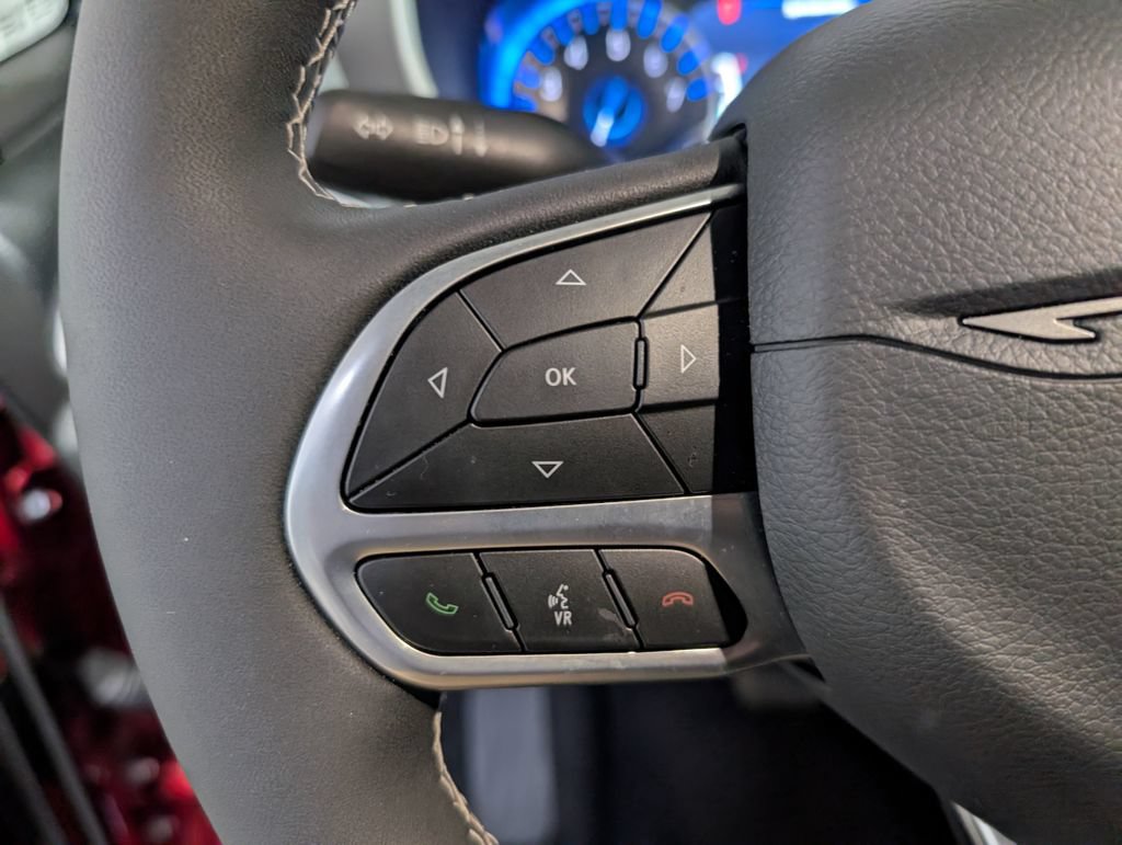Used 2027 Chrysler Pacifica Select FWD image 19