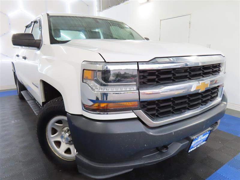 Used 2018 Chevrolet Silverado 1500 W/T w/ Trailering Package AWD/4WD image 2