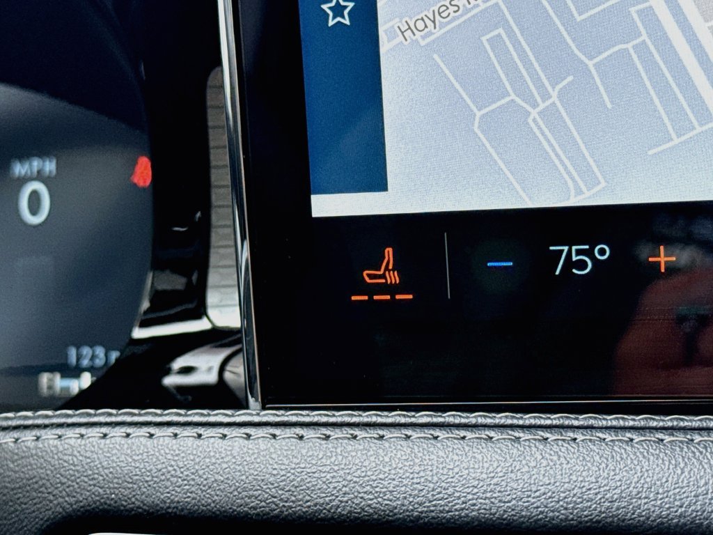 Used 2023 Lincoln Corsair FWD image 25