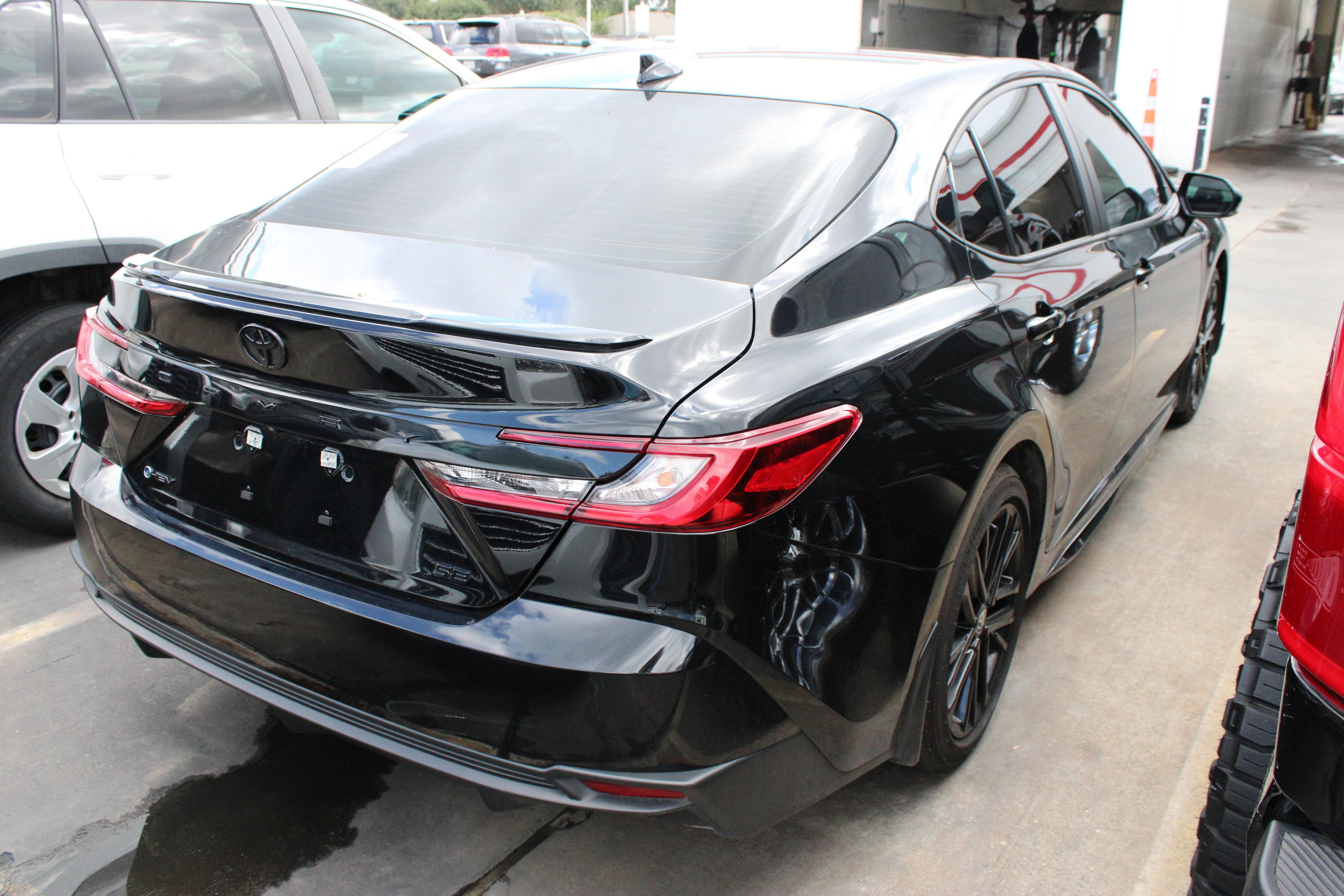 Used 2026 Toyota Camry SE FWD image 9