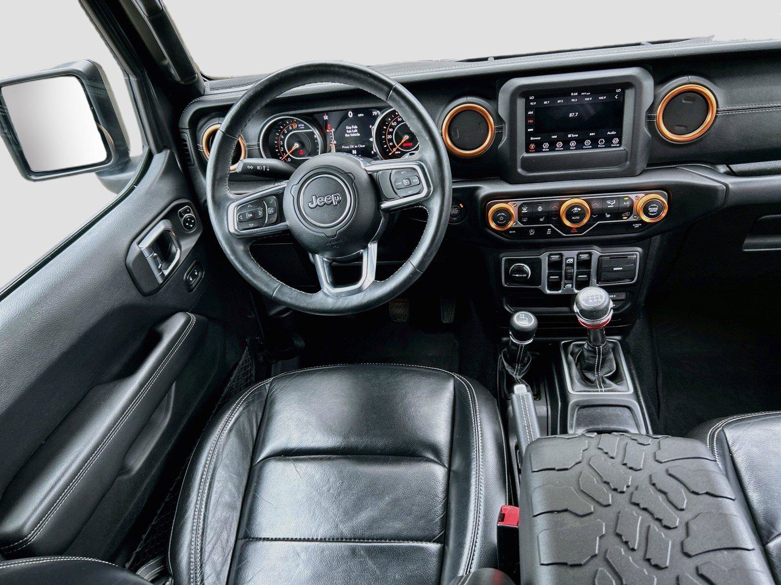Used 2018 Jeep Wrangler Unlimited Sahara AWD/4WD image 18