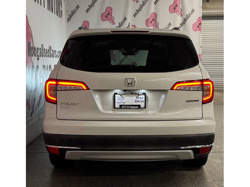 Used 2022 Honda Pilot Touring image 11