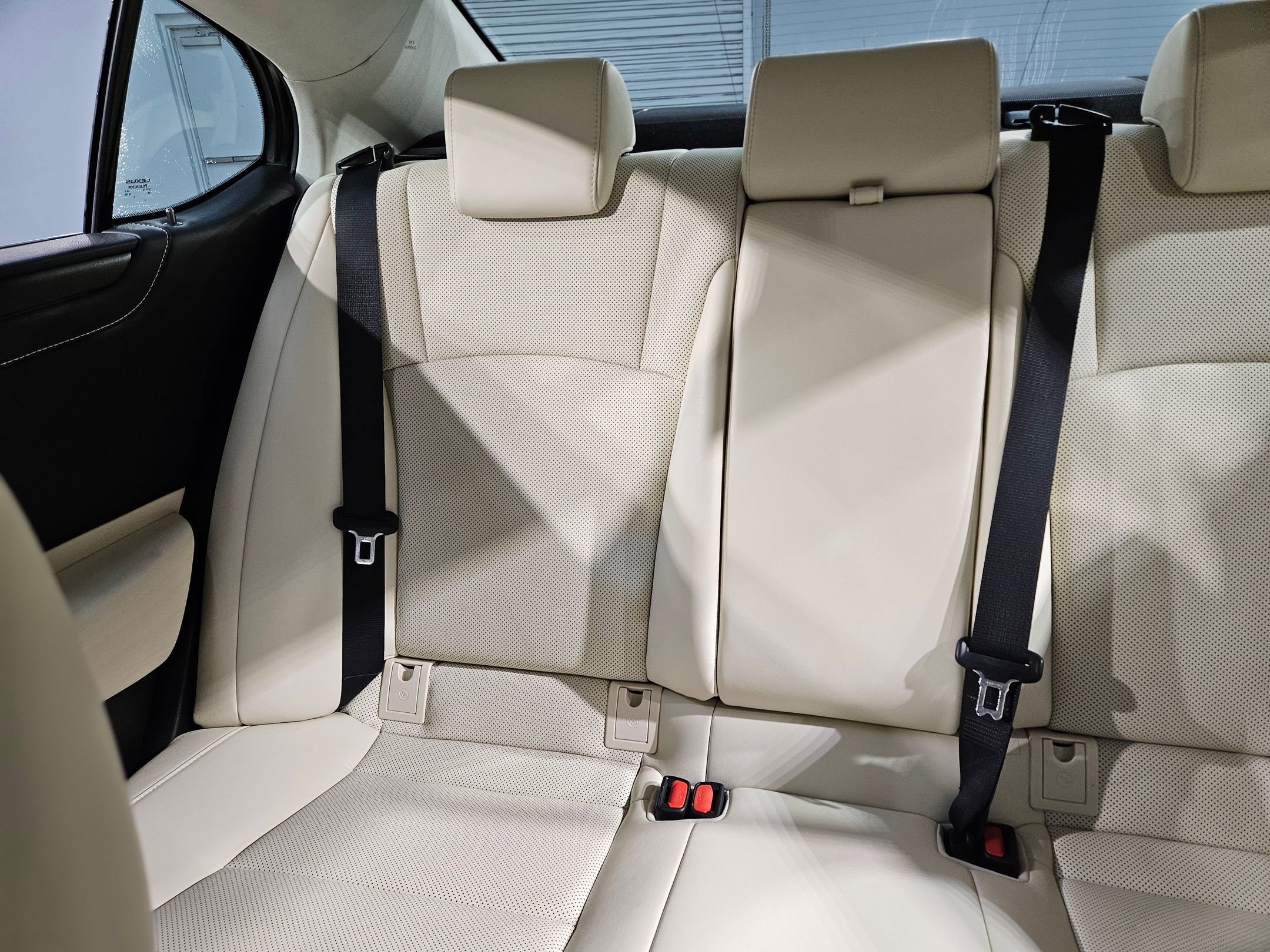 Used 2022 Lexus ES 300h w/ Premium Package image 12