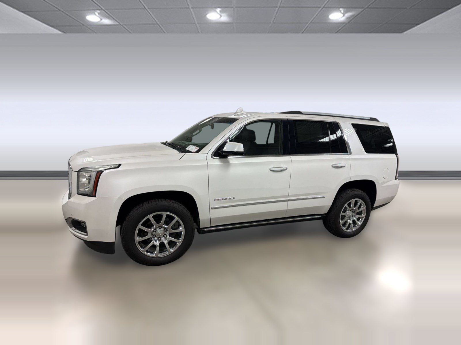 Used 2018 GMC Yukon Denali w/ Enhanced Security Package AWD/4WD image 18