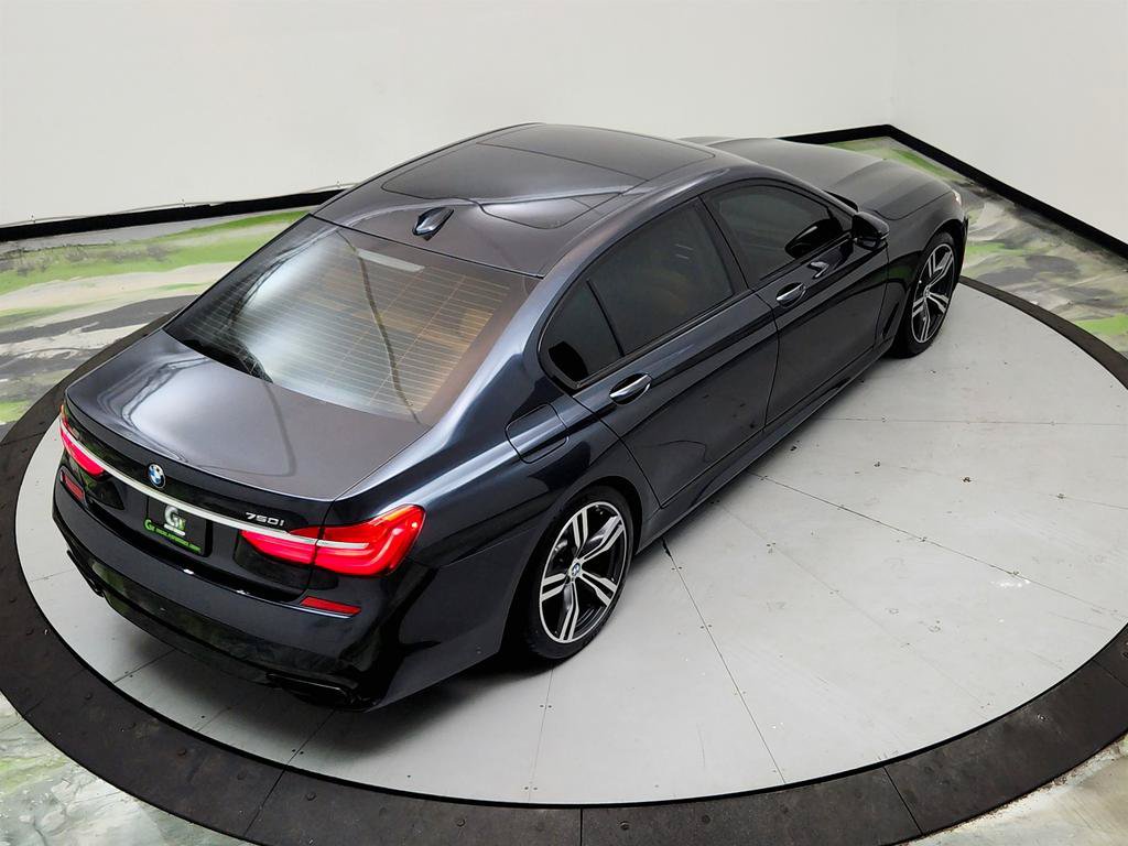 Used 2018 BMW 750i RWD image 38