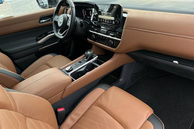 New 2025 Nissan Pathfinder Platinum w/ Cargo Package image 19