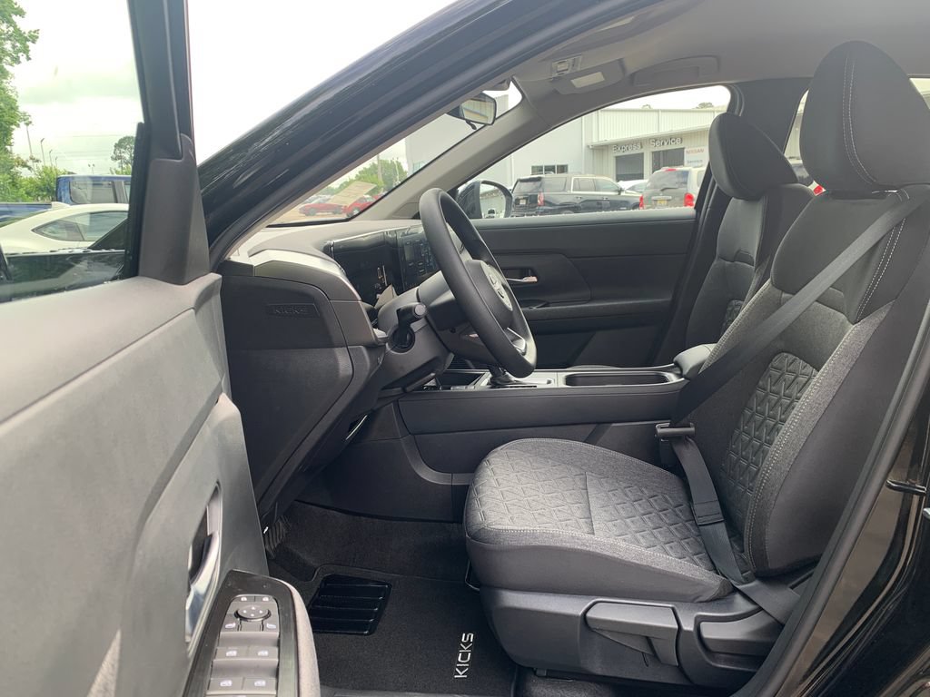 New 2026 Nissan Kicks SV FWD image 18
