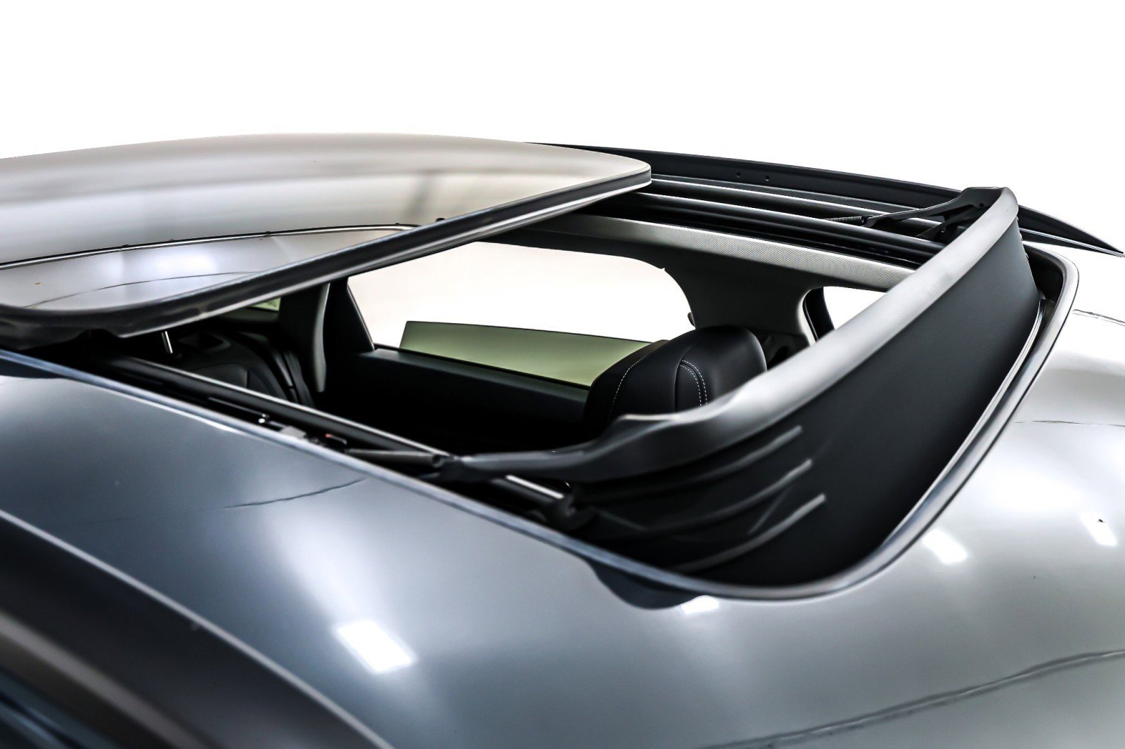 Used 2024 Audi Q8 e-tron Premium image 23