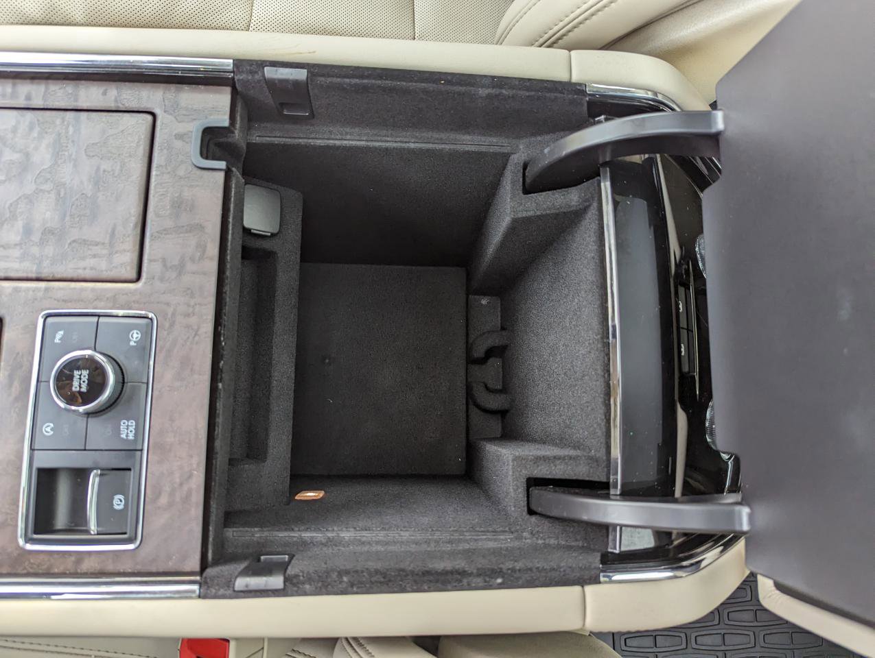 Used 2020 Lincoln Navigator L Reserve w/ Equipment Group 201A Reserve image 25