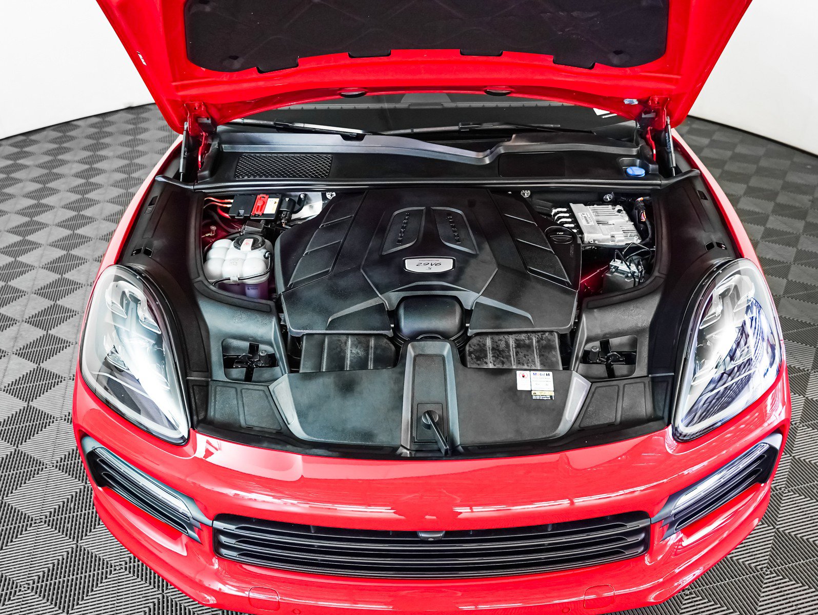 Certified 2022 Porsche Cayenne S image 13