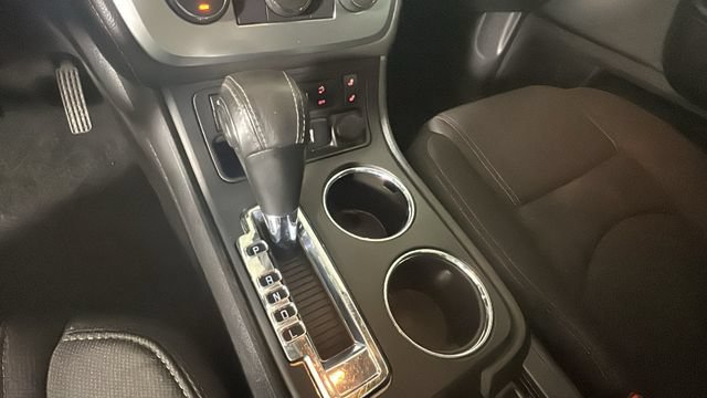 Used 2015 GMC Acadia SLE FWD image 18