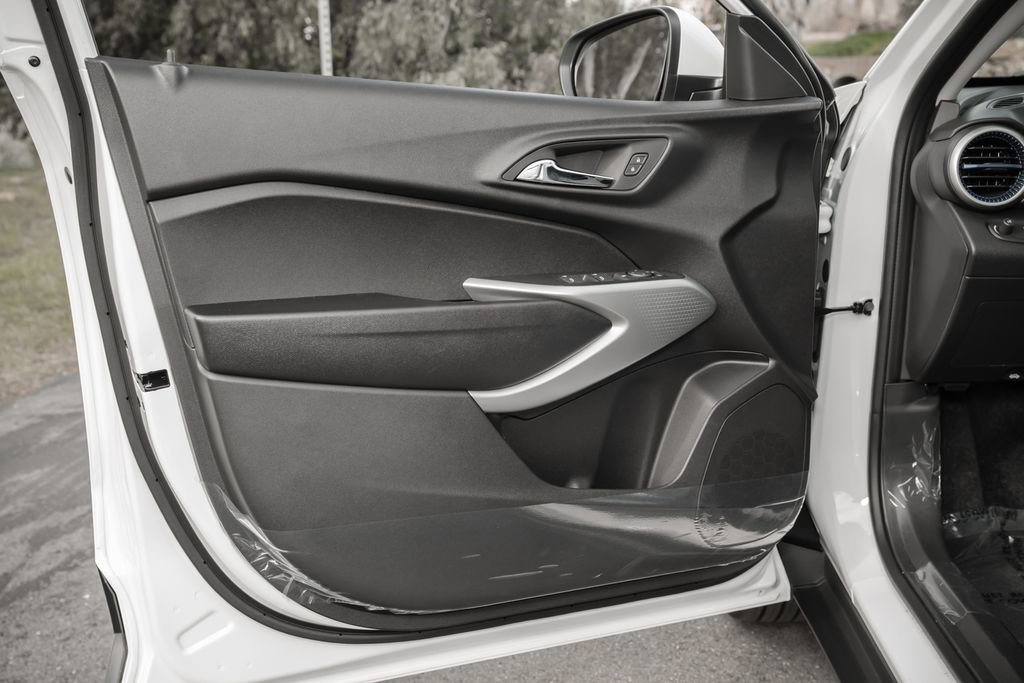 New 2026 Chevrolet Trax LS w/ LS Convenience Package FWD image 16