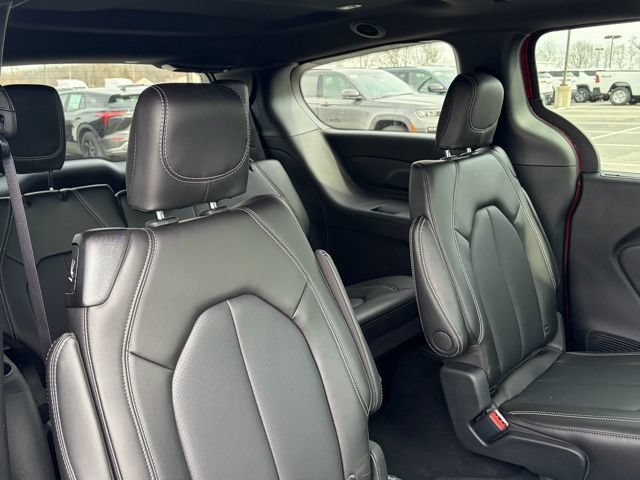 New 2026 Chrysler Pacifica Select w/ S Appearance Package FWD image 33
