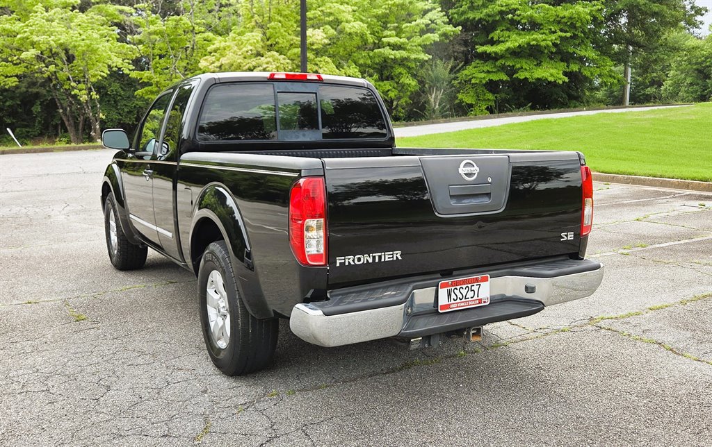 Used 2010 Nissan Frontier SE w/ SE Value Truck Pkg RWD image 11