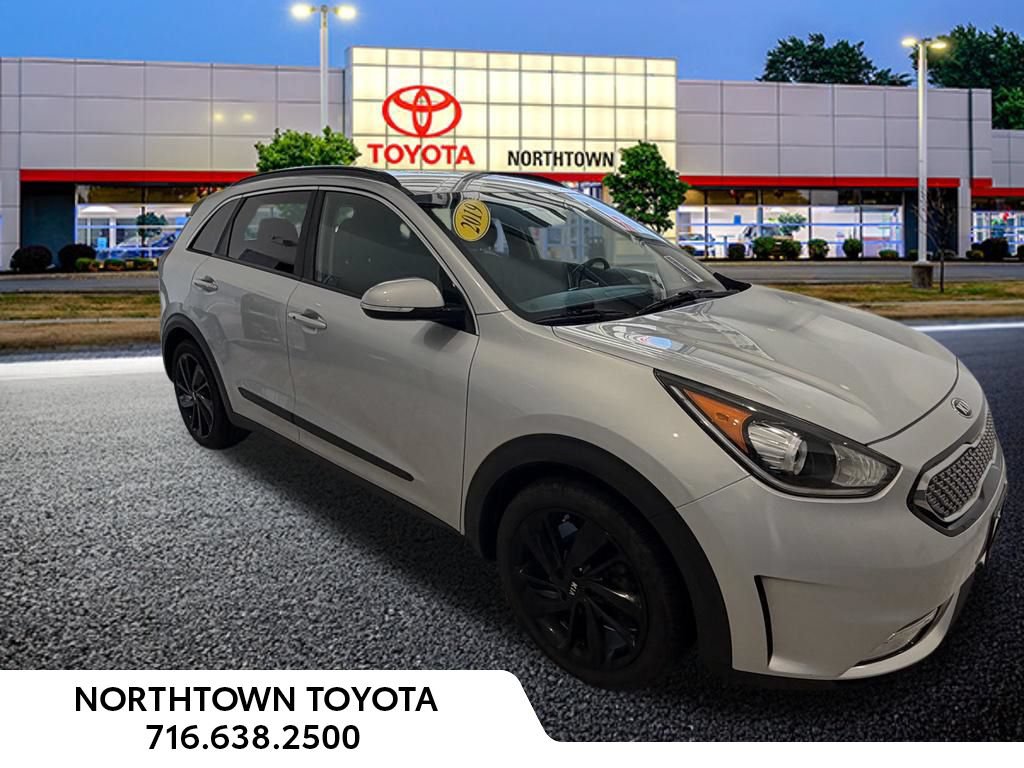 Used 2019 Kia Niro S Touring FWD image 3