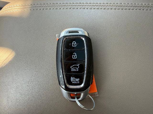 Used 2020 Hyundai Santa Fe Limited AWD/4WD image 28