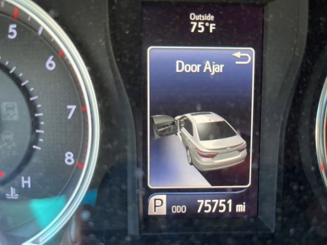 Used 2016 Toyota Camry SE FWD image 14
