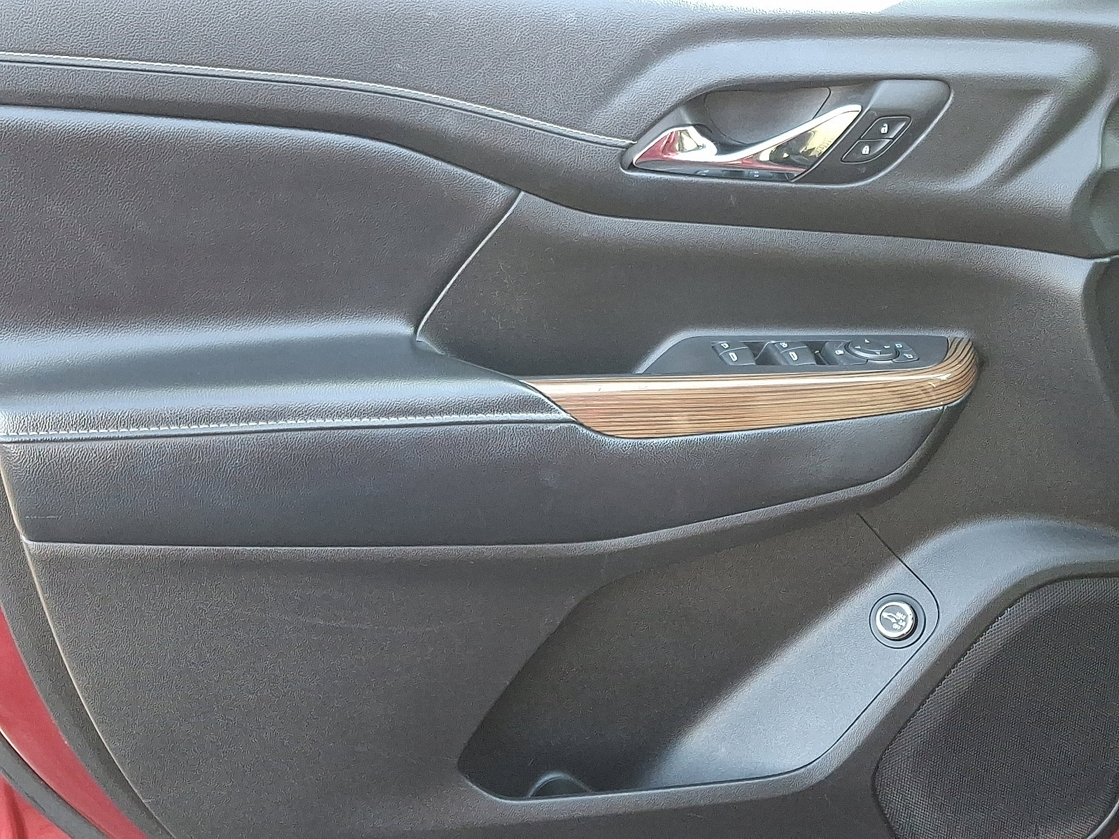 Used 2019 GMC Acadia SLE w/ LPO, Floor Liner Package image 14