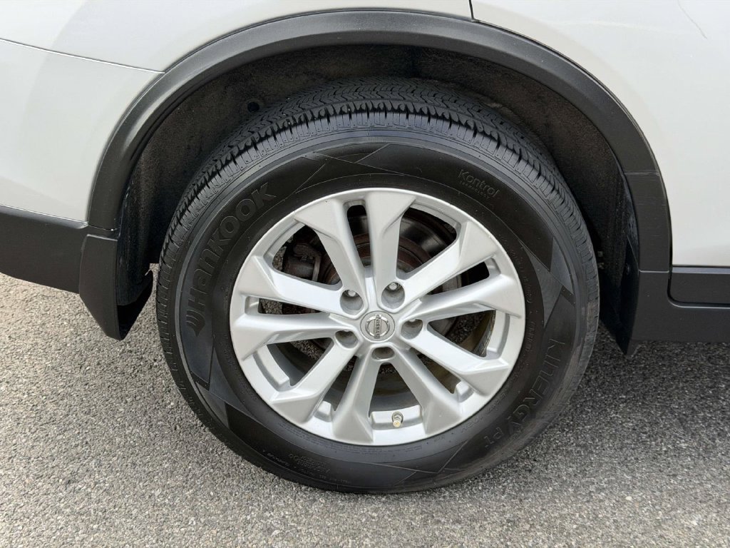 Used 2015 Nissan Rogue SV AWD/4WD image 8