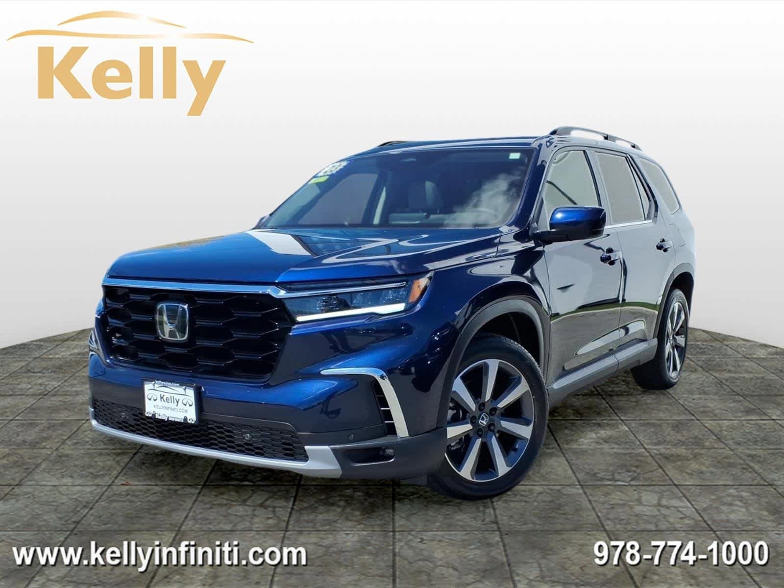 Used 2023 Honda Pilot Touring image 1